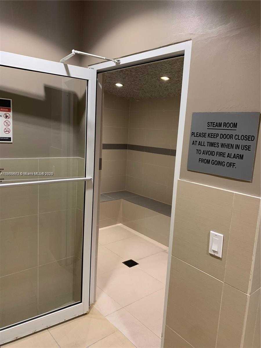 Small Image of 79 SOUTH WEST 12 #2811, Miami Number 38