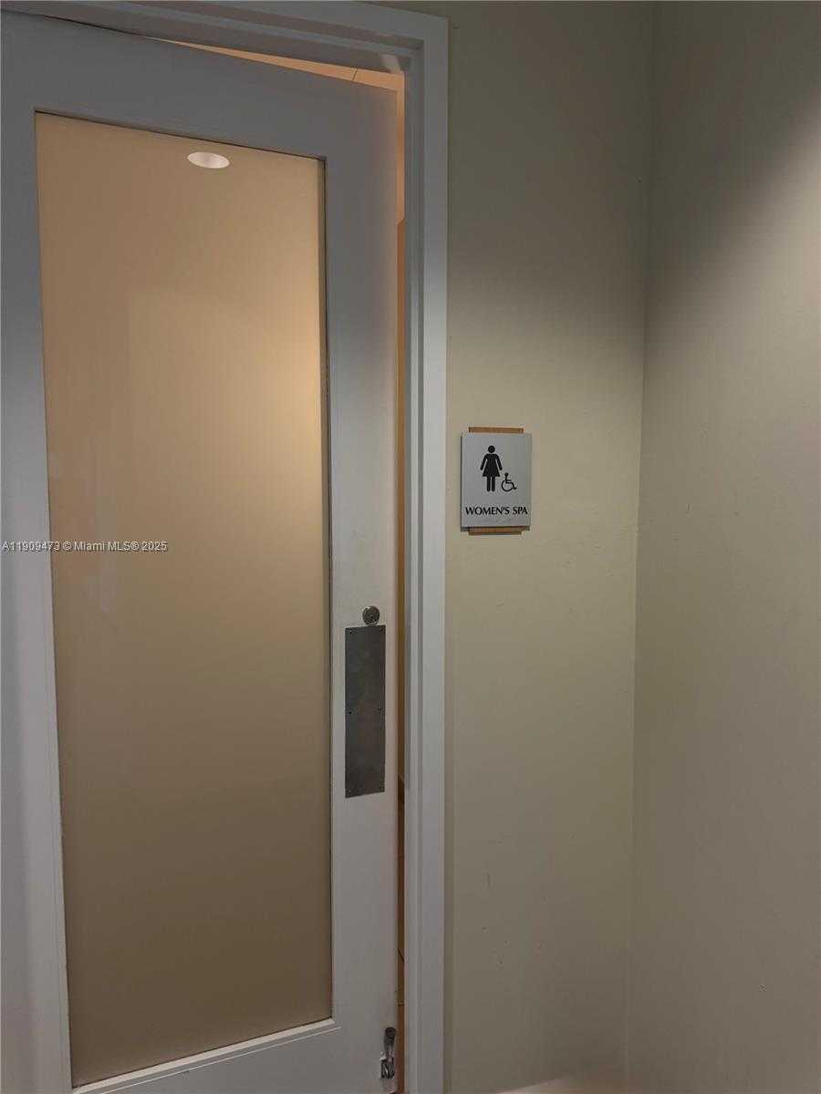 Small Image of 79 SOUTH WEST 12 #2811, Miami Number 40