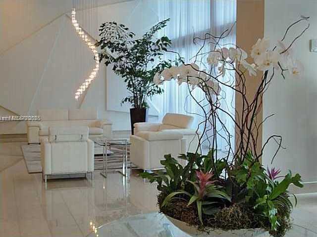 Small Image of 79 SOUTH WEST 12 #2811, Miami Number 7