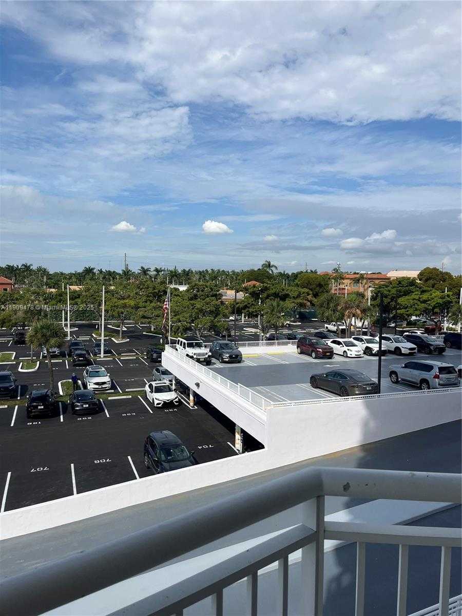 Small Image of 18011 BISCAYNE BLVD #305, Aventura Number 13
