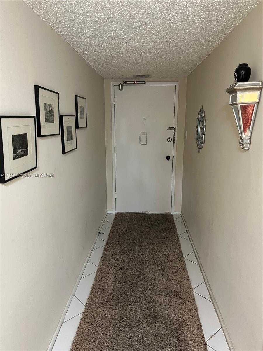 Small Image of 18011 BISCAYNE BLVD #305, Aventura Number 16