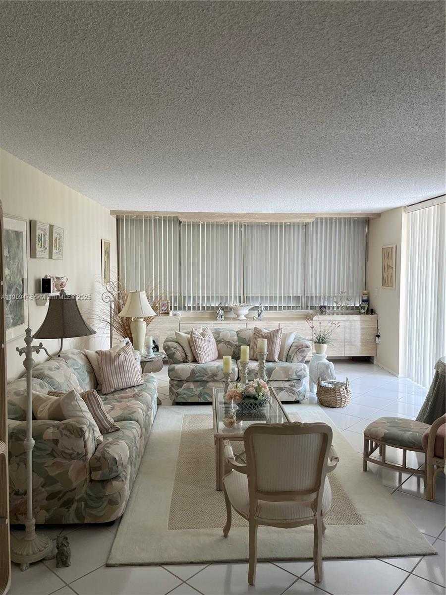 Small Image of 18011 BISCAYNE BLVD #305, Aventura Number 17