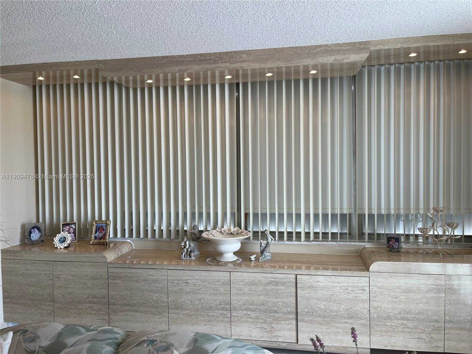 Small Image of 18011 BISCAYNE BLVD #305, Aventura Number 19