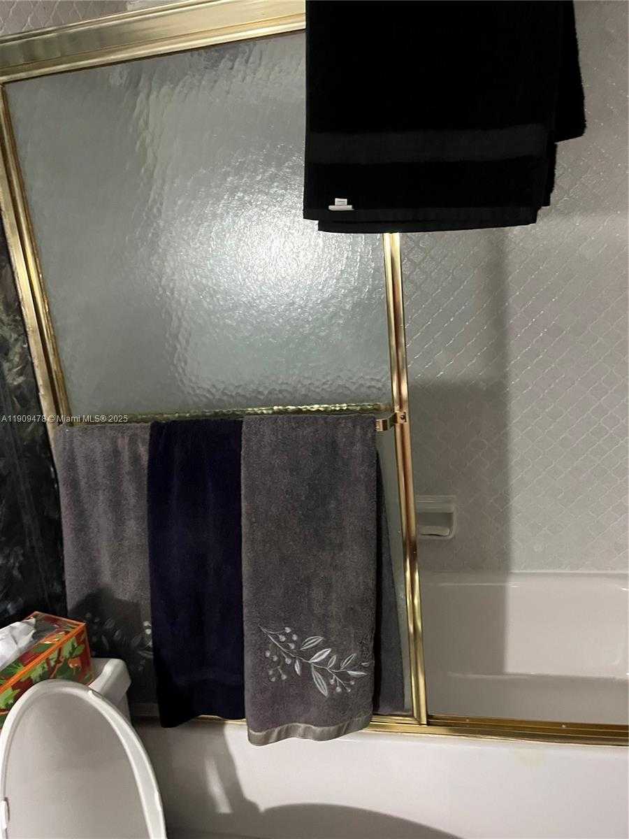 Small Image of 18011 BISCAYNE BLVD #305, Aventura Number 22