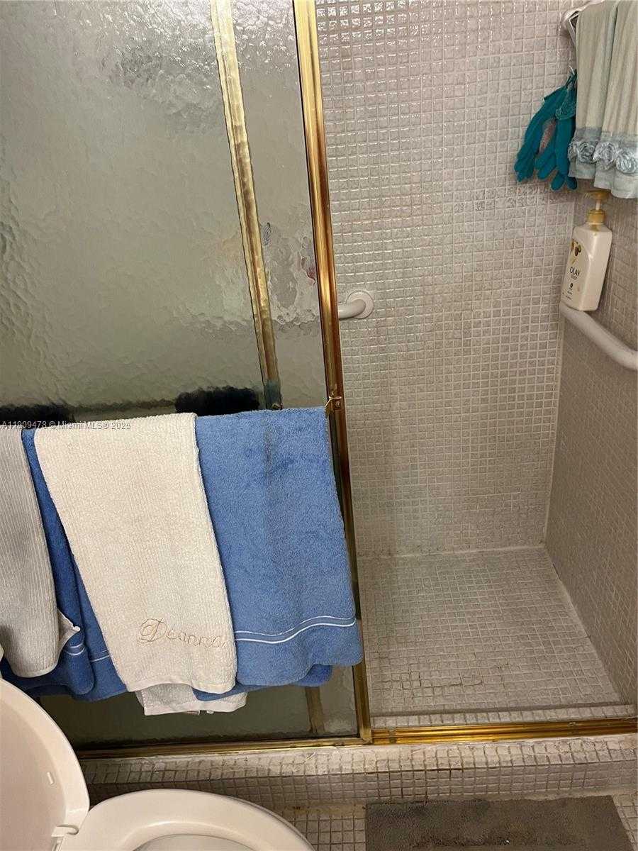 Small Image of 18011 BISCAYNE BLVD #305, Aventura Number 24