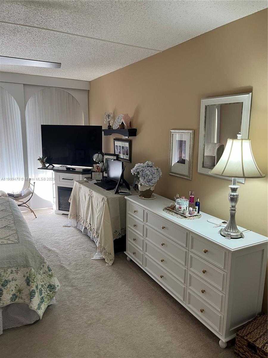 Small Image of 18011 BISCAYNE BLVD #305, Aventura Number 26