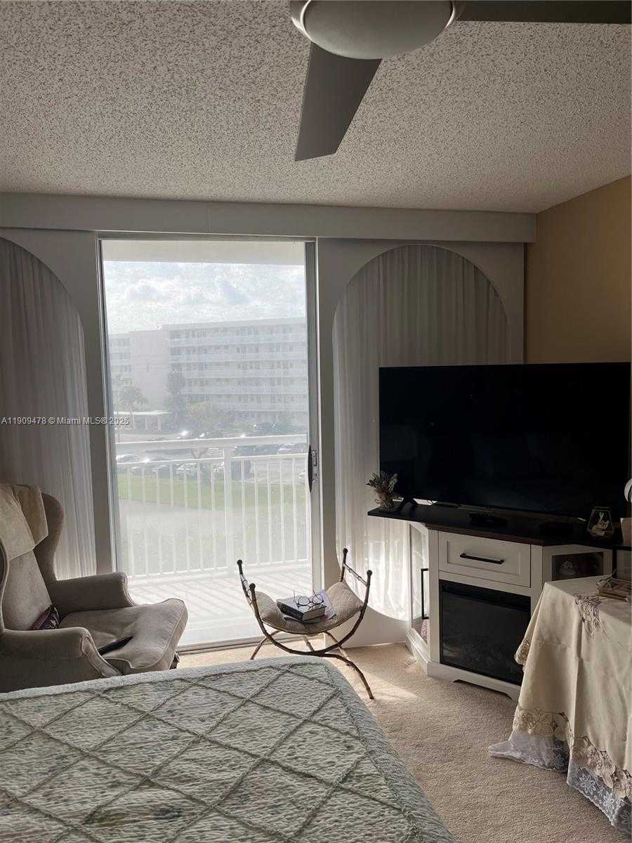 Small Image of 18011 BISCAYNE BLVD #305, Aventura Number 29