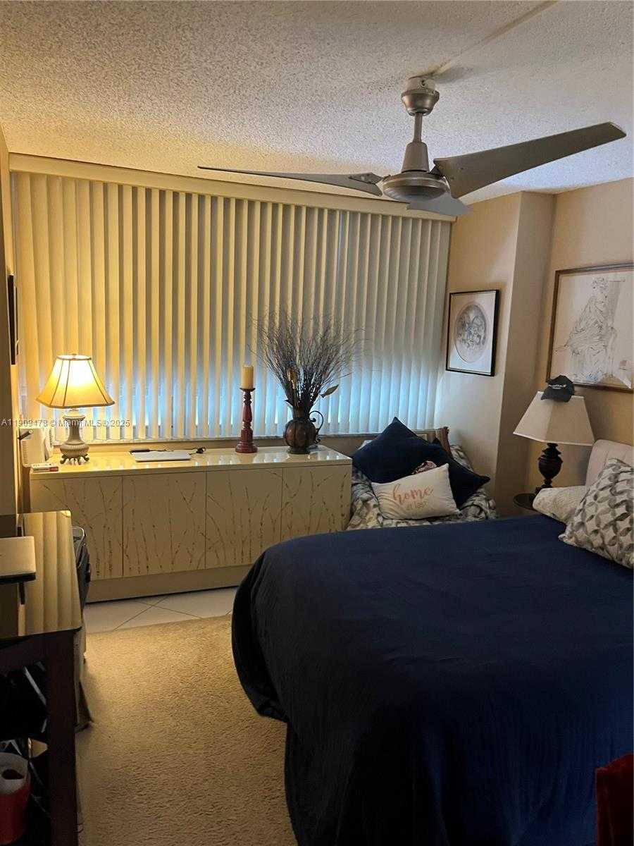 Small Image of 18011 BISCAYNE BLVD #305, Aventura Number 30