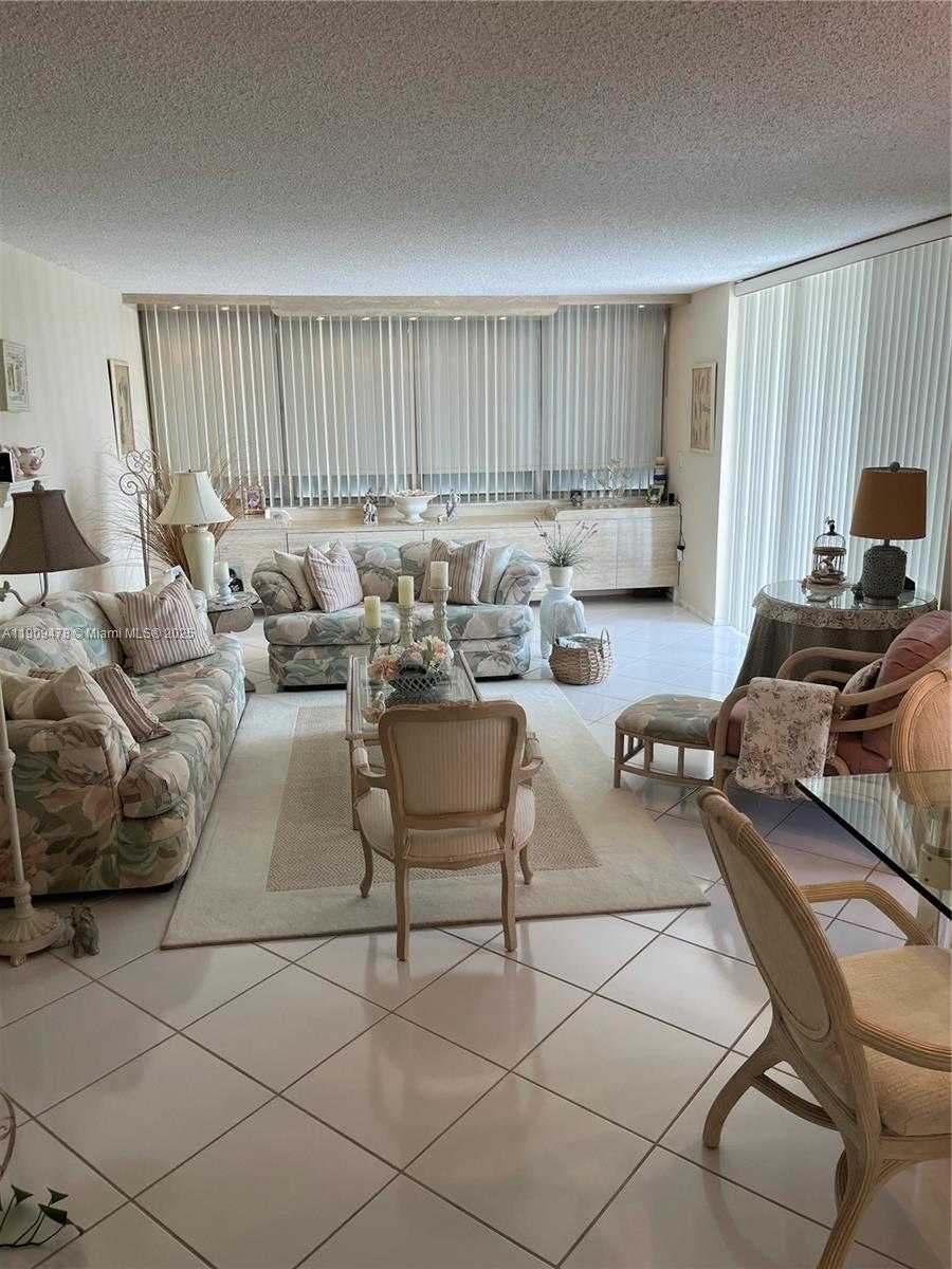 Small Image of 18011 BISCAYNE BLVD #305, Aventura Number 37