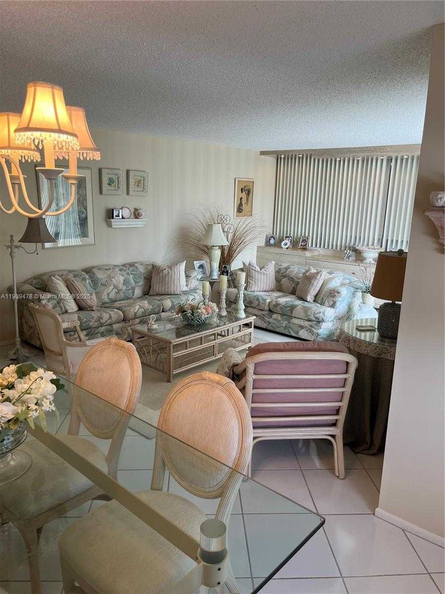 Small Image of 18011 BISCAYNE BLVD #305, Aventura Number 39