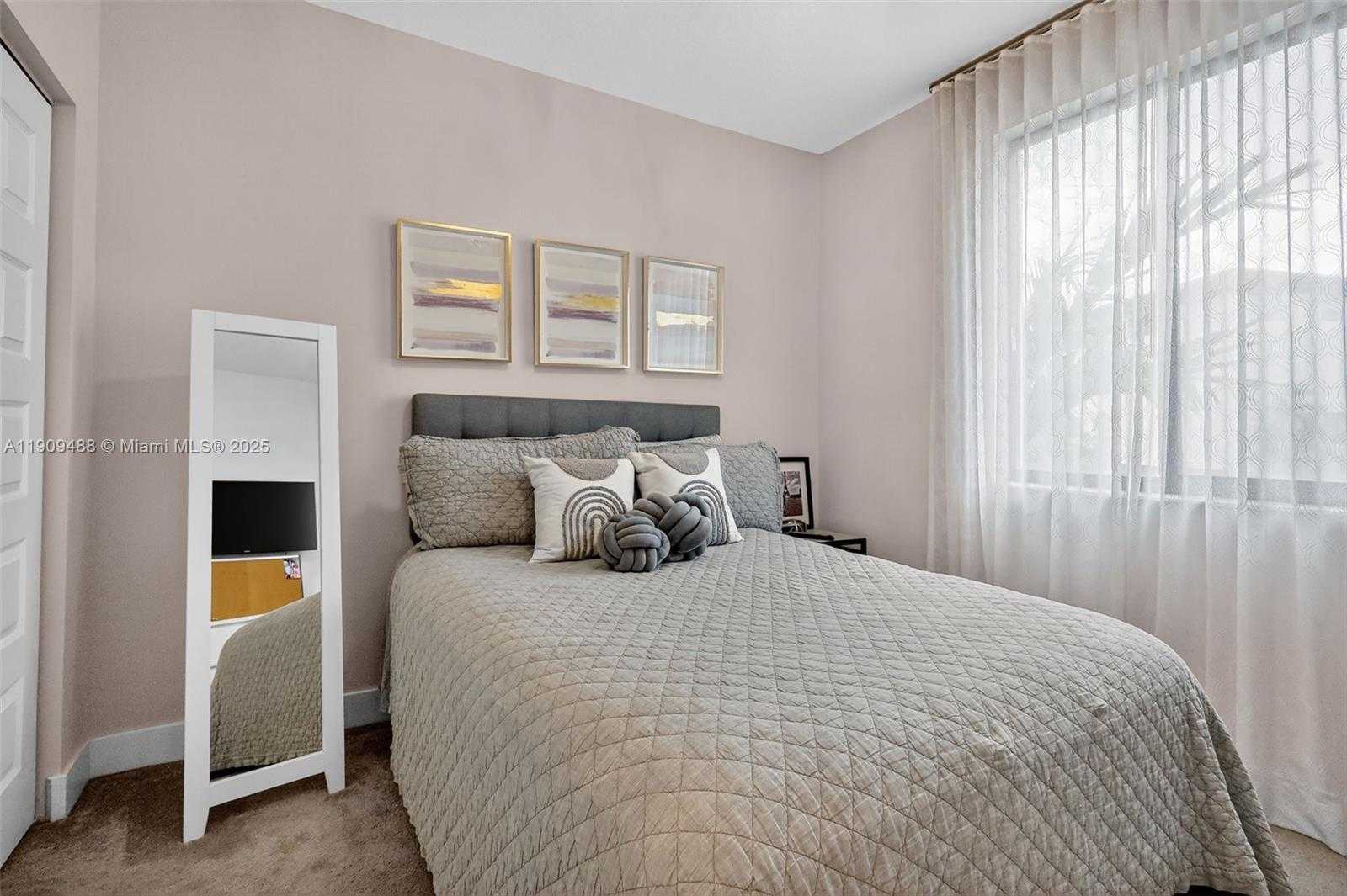 Small Image of 4740 NORTH WEST 84TH AVE, Doral Number 26