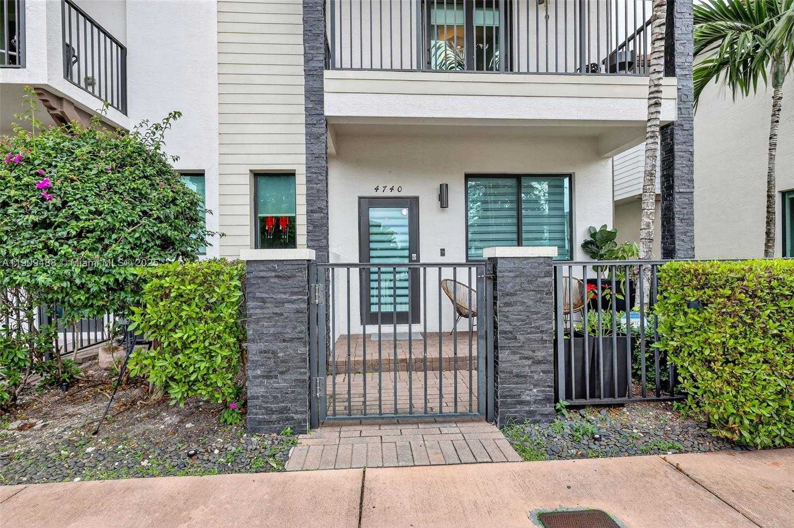 Small Image of 4740 NORTH WEST 84TH AVE, Doral Number 3