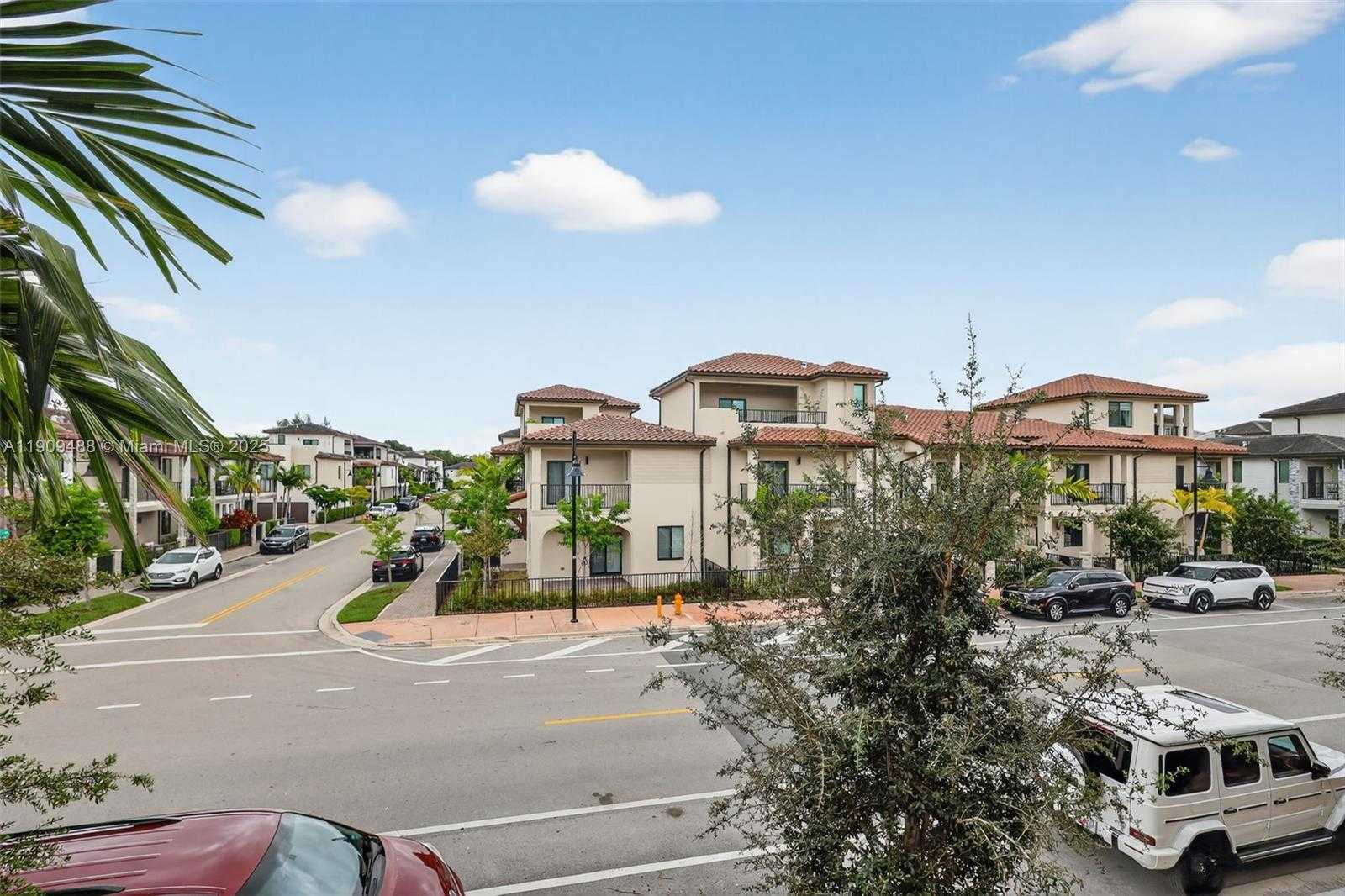 Small Image of 4740 NORTH WEST 84TH AVE, Doral Number 39