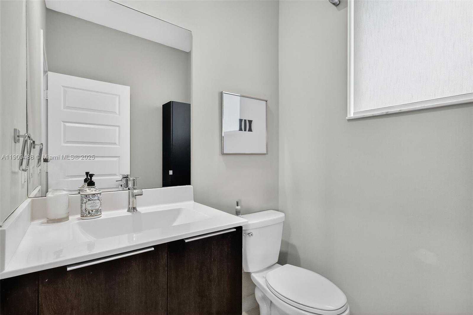 Small Image of 4740 NORTH WEST 84TH AVE, Doral Number 43