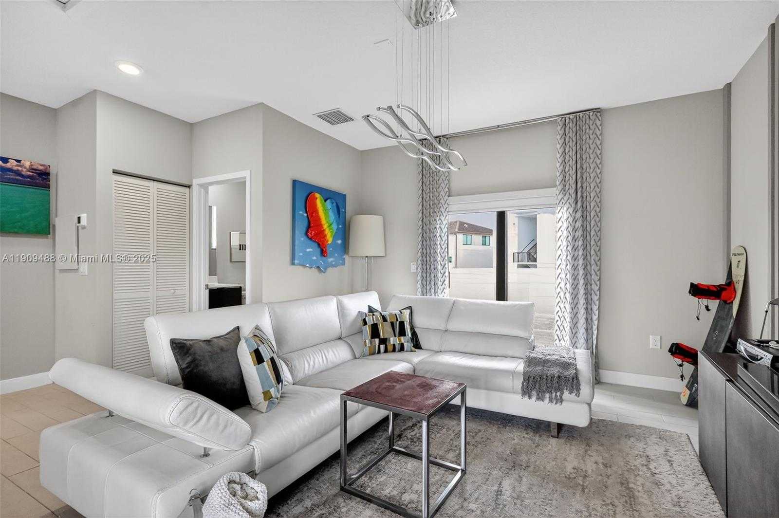 Small Image of 4740 NORTH WEST 84TH AVE, Doral Number 45