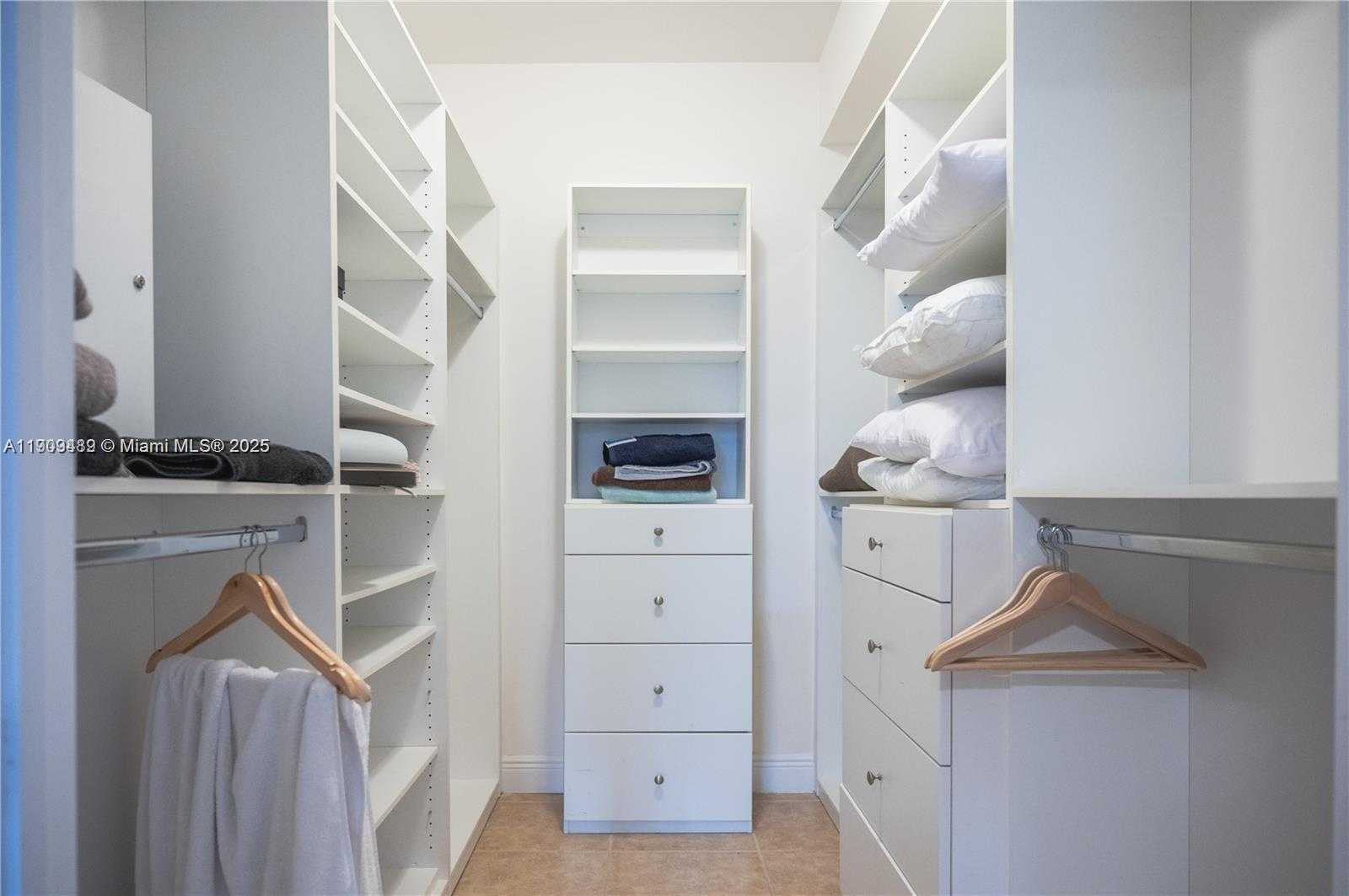 Small Image of 19900 EAST COUNTRY CLUB DR #318, Aventura Number 11