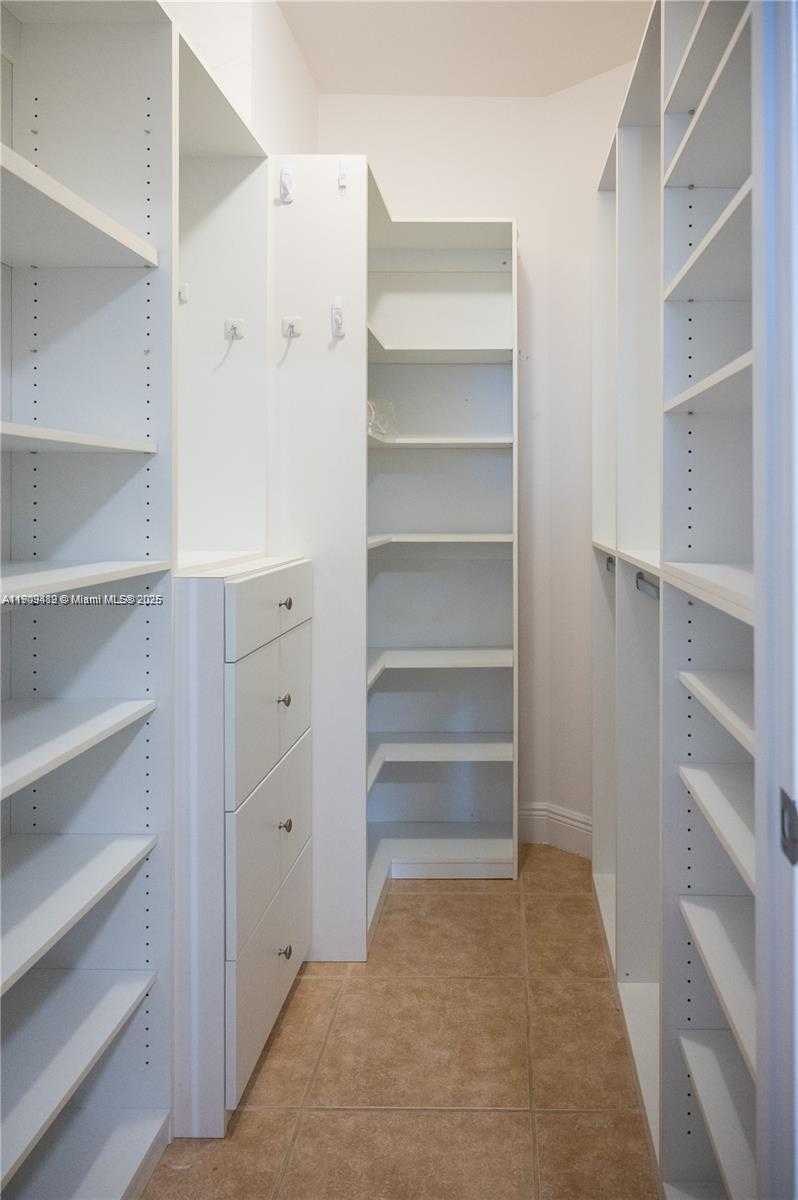 Small Image of 19900 EAST COUNTRY CLUB DR #318, Aventura Number 16