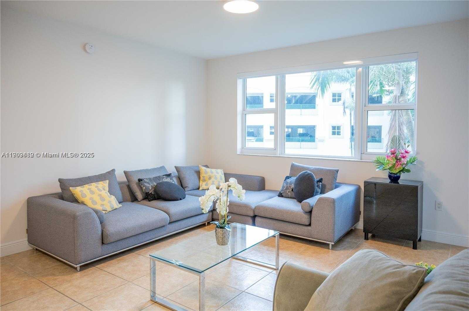 Small Image of 19900 EAST COUNTRY CLUB DR #318, Aventura Number 2