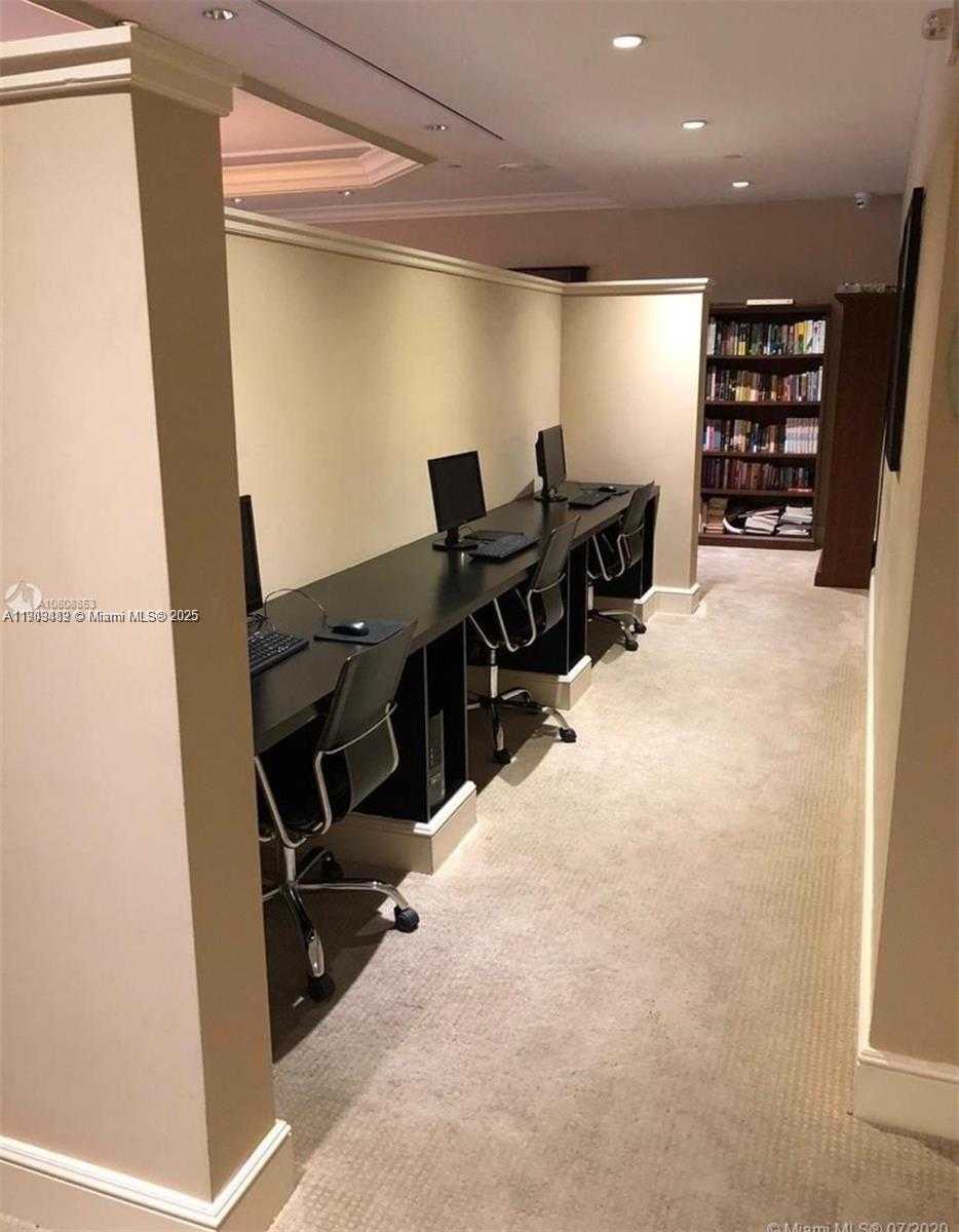 Small Image of 19900 EAST COUNTRY CLUB DR #318, Aventura Number 28