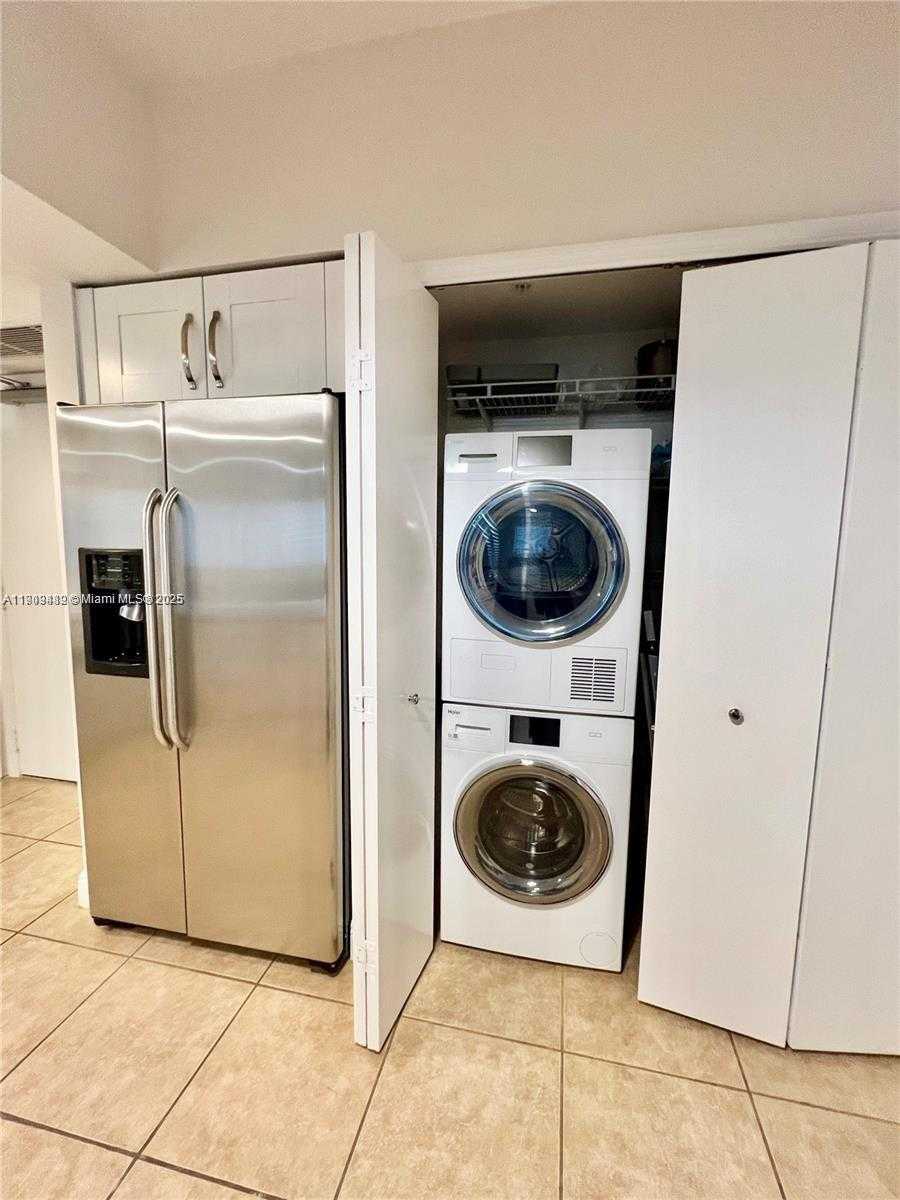 Small Image of 19900 EAST COUNTRY CLUB DR #318, Aventura Number 6