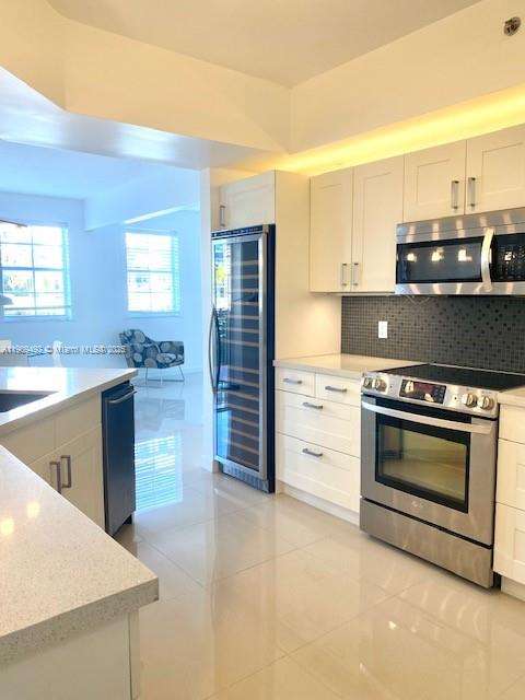 Small Image of Aventura Number 14