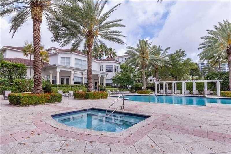 Small Image of Aventura Number 30