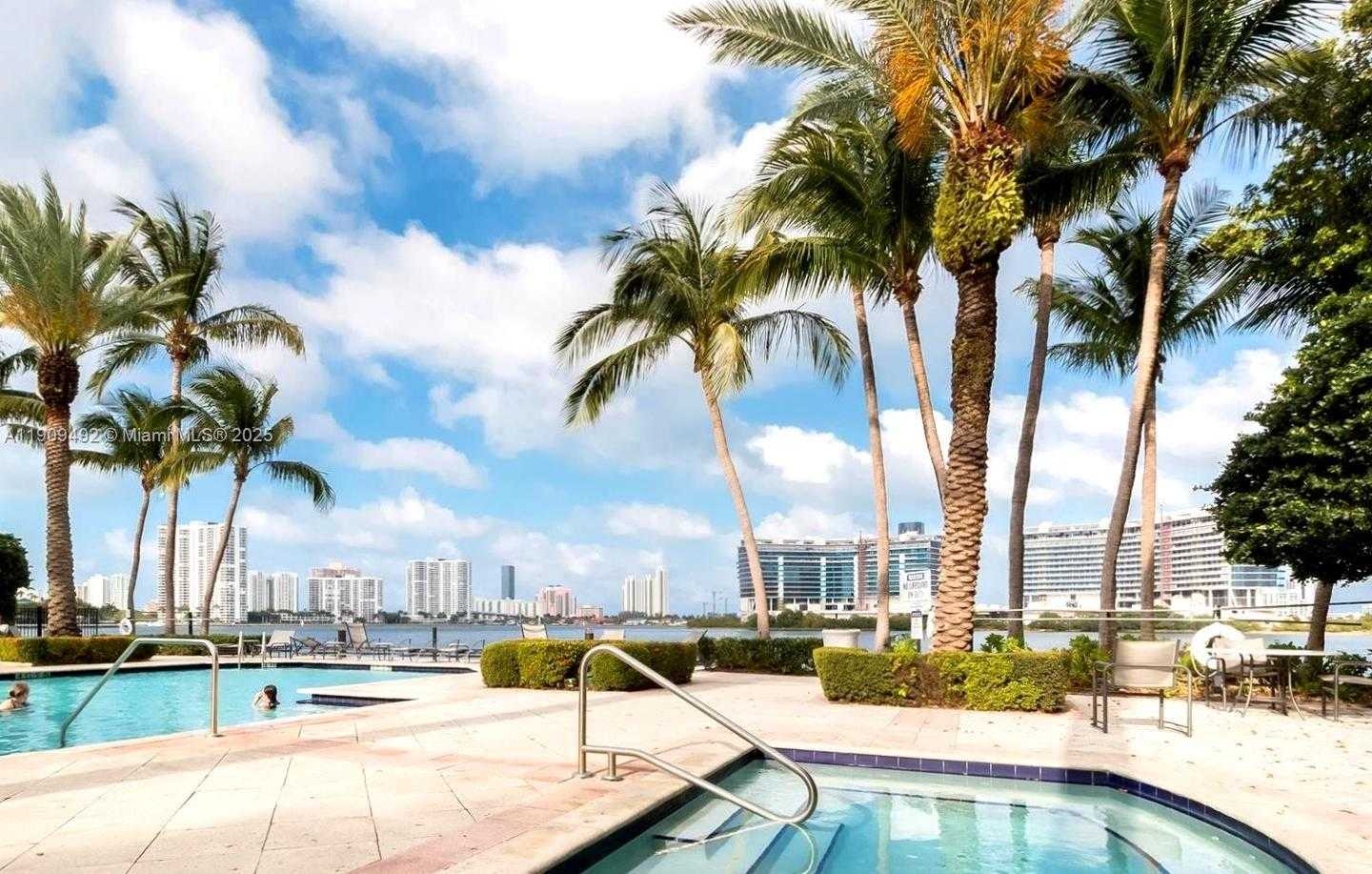 Small Image of Aventura Number 31