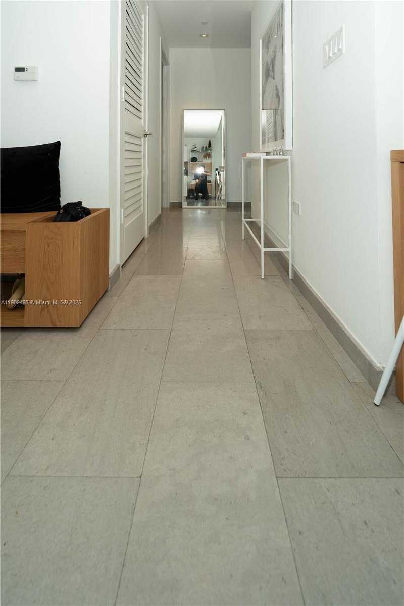 Small Image of 68 SOUTH EAST 6TH ST #2110, Miami Number 21