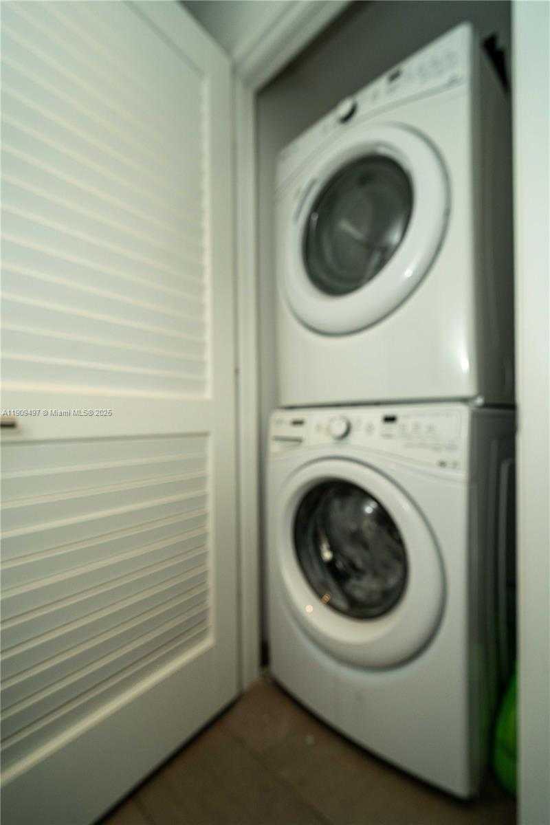 Small Image of 68 SOUTH EAST 6TH ST #2110, Miami Number 22