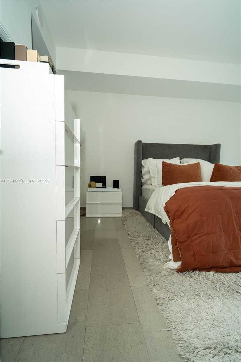 Small Image of 68 SOUTH EAST 6TH ST #2110, Miami Number 27