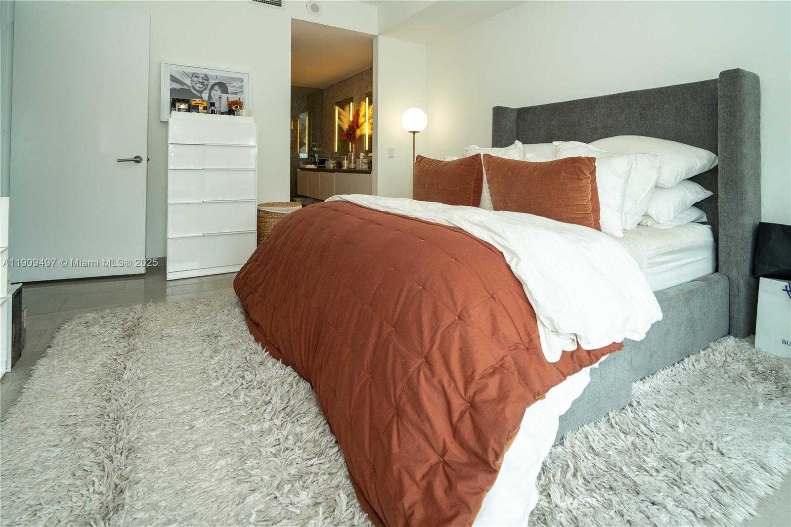 Small Image of 68 SOUTH EAST 6TH ST #2110, Miami Number 29