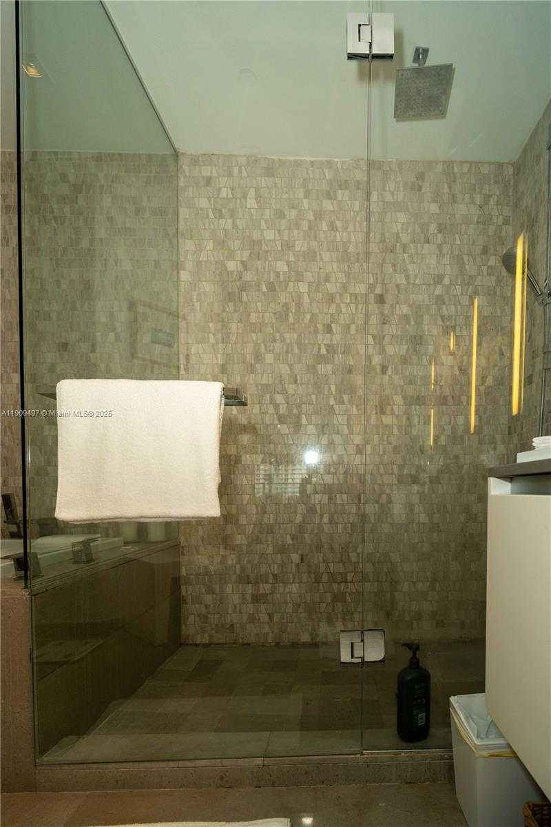 Small Image of 68 SOUTH EAST 6TH ST #2110, Miami Number 34