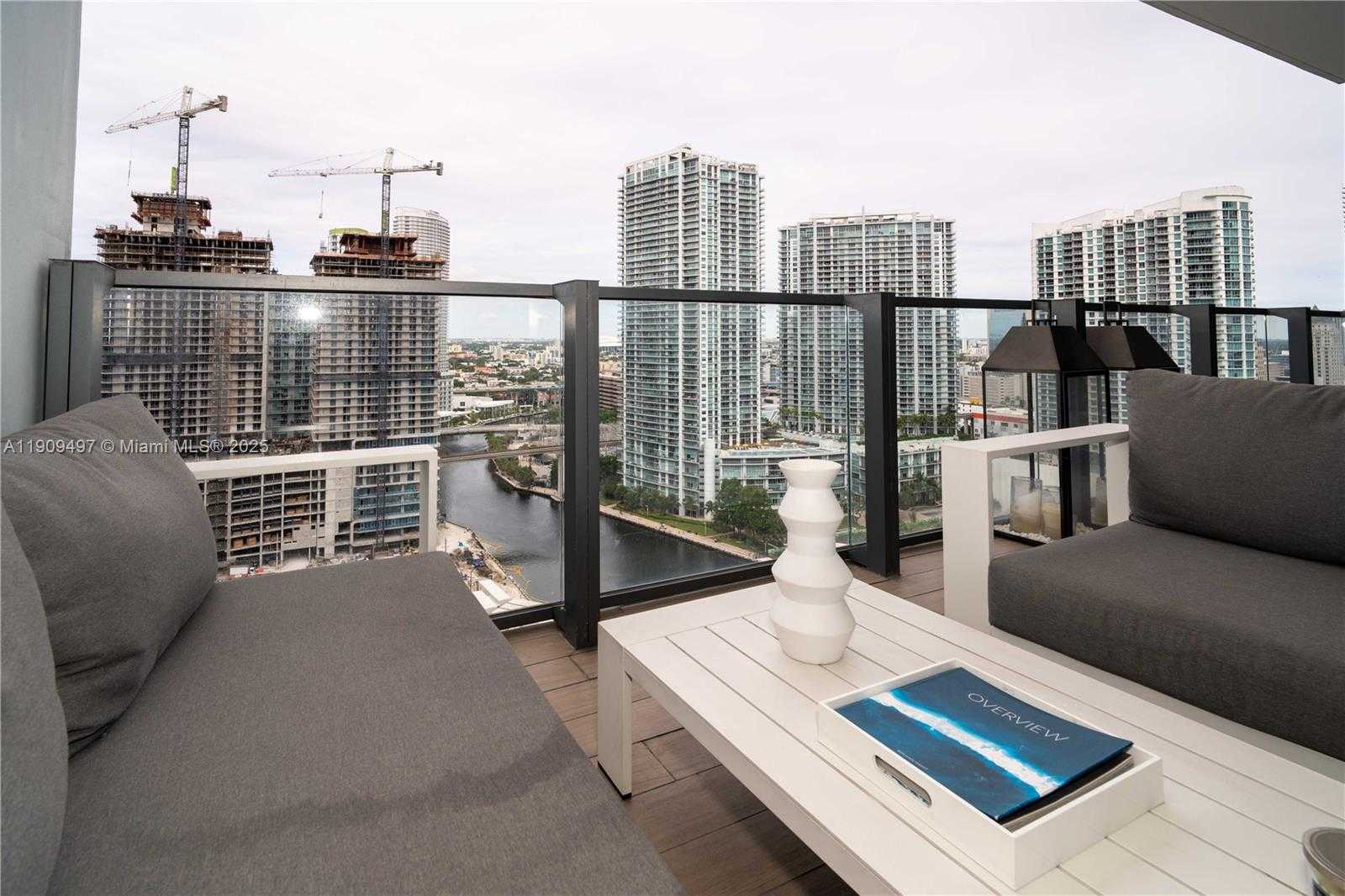 Small Image of 68 SOUTH EAST 6TH ST #2110, Miami Number 39