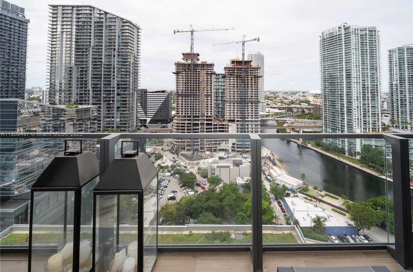 Small Image of 68 SOUTH EAST 6TH ST #2110, Miami Number 42