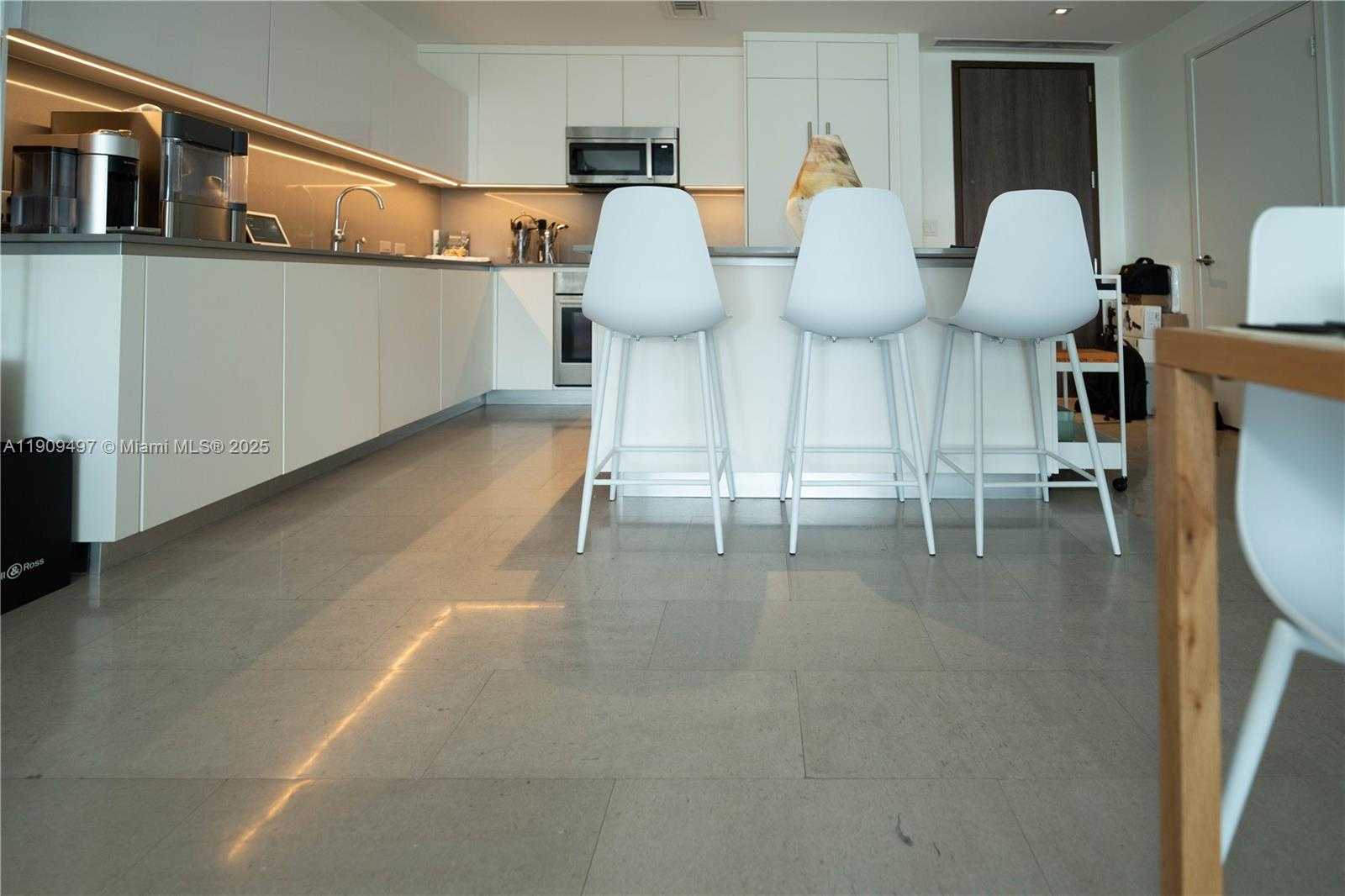 Small Image of 68 SOUTH EAST 6TH ST #2110, Miami Number 9