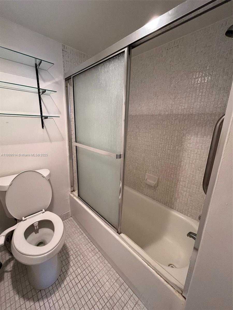 Small Image of 20301 WEST COUNTRY CLUB DR #625, Aventura Number 13