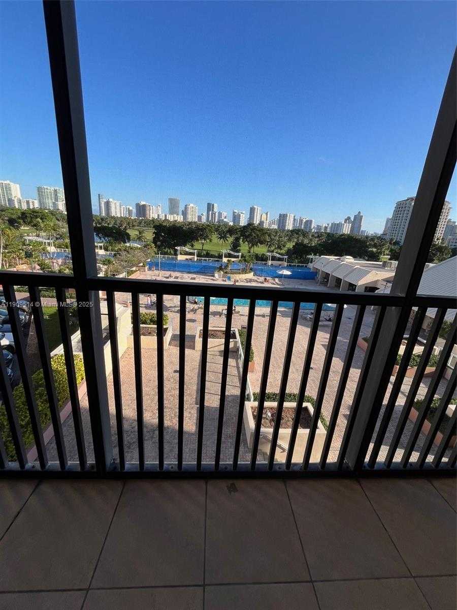Small Image of 20301 WEST COUNTRY CLUB DR #625, Aventura Number 14