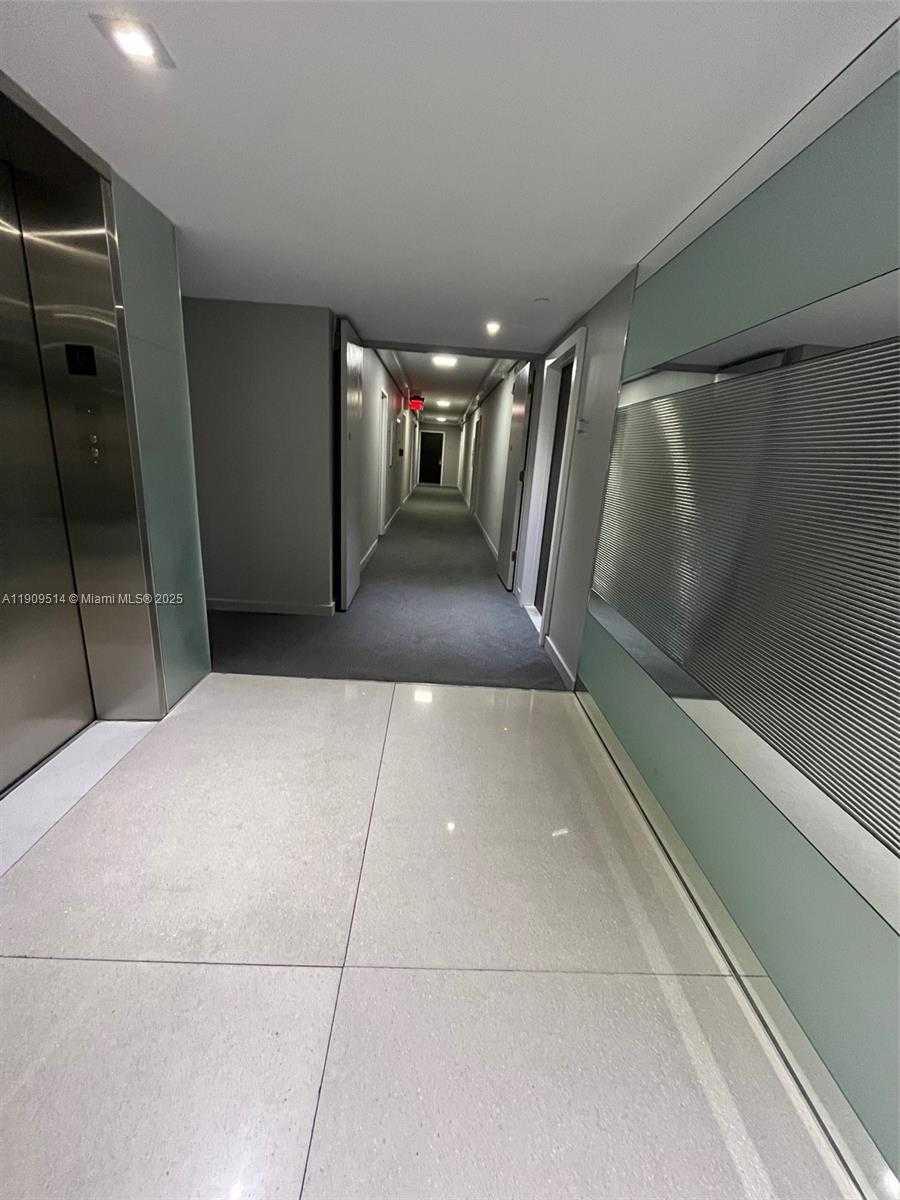 Small Image of 20301 WEST COUNTRY CLUB DR #625, Aventura Number 4