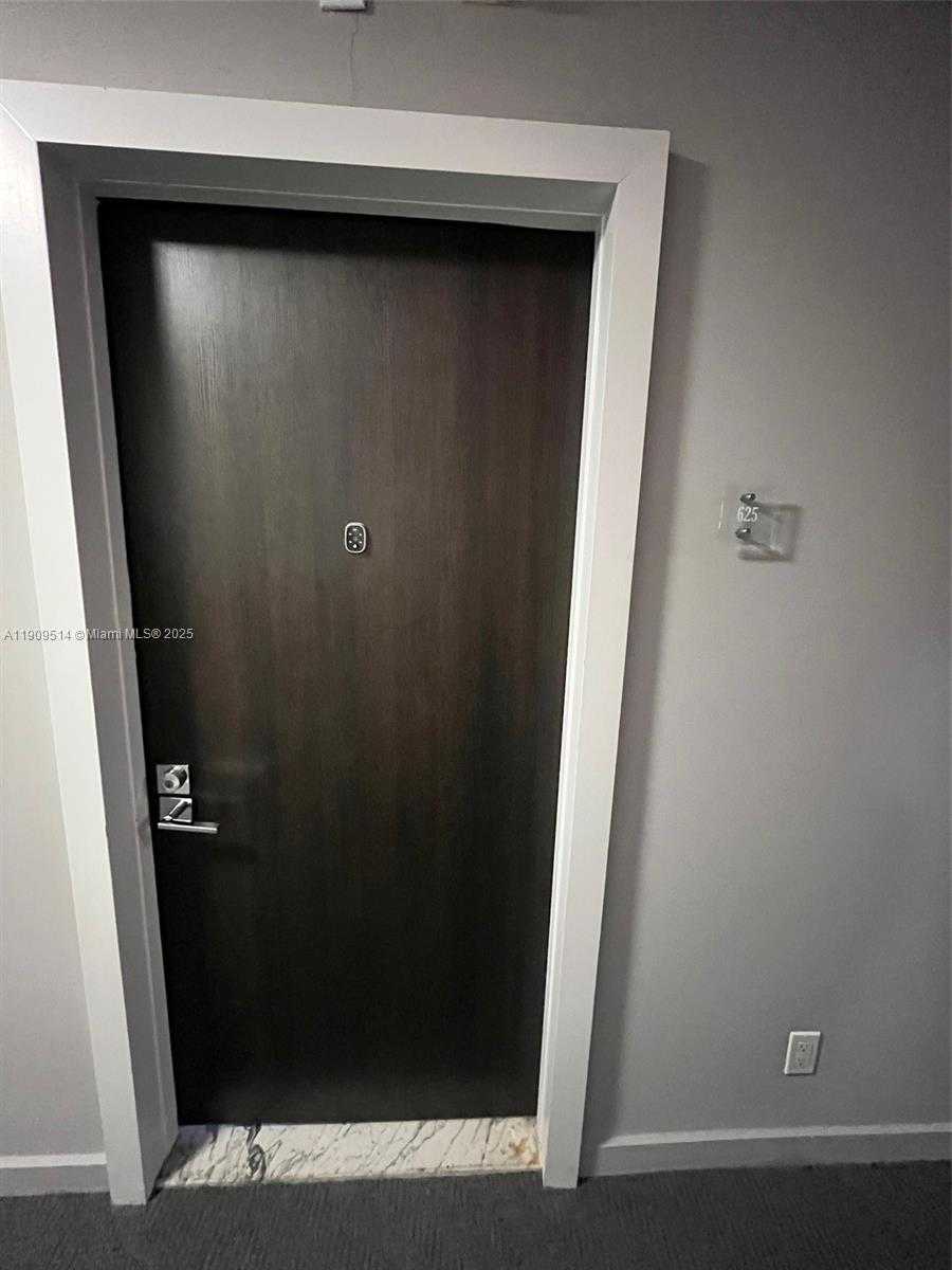 Small Image of 20301 WEST COUNTRY CLUB DR #625, Aventura Number 6