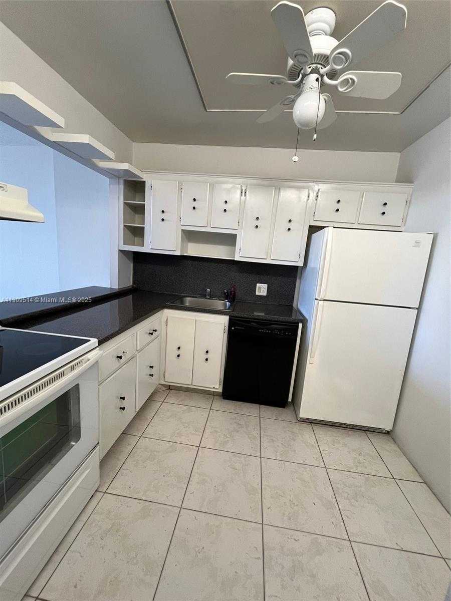 Small Image of 20301 WEST COUNTRY CLUB DR #625, Aventura Number 8