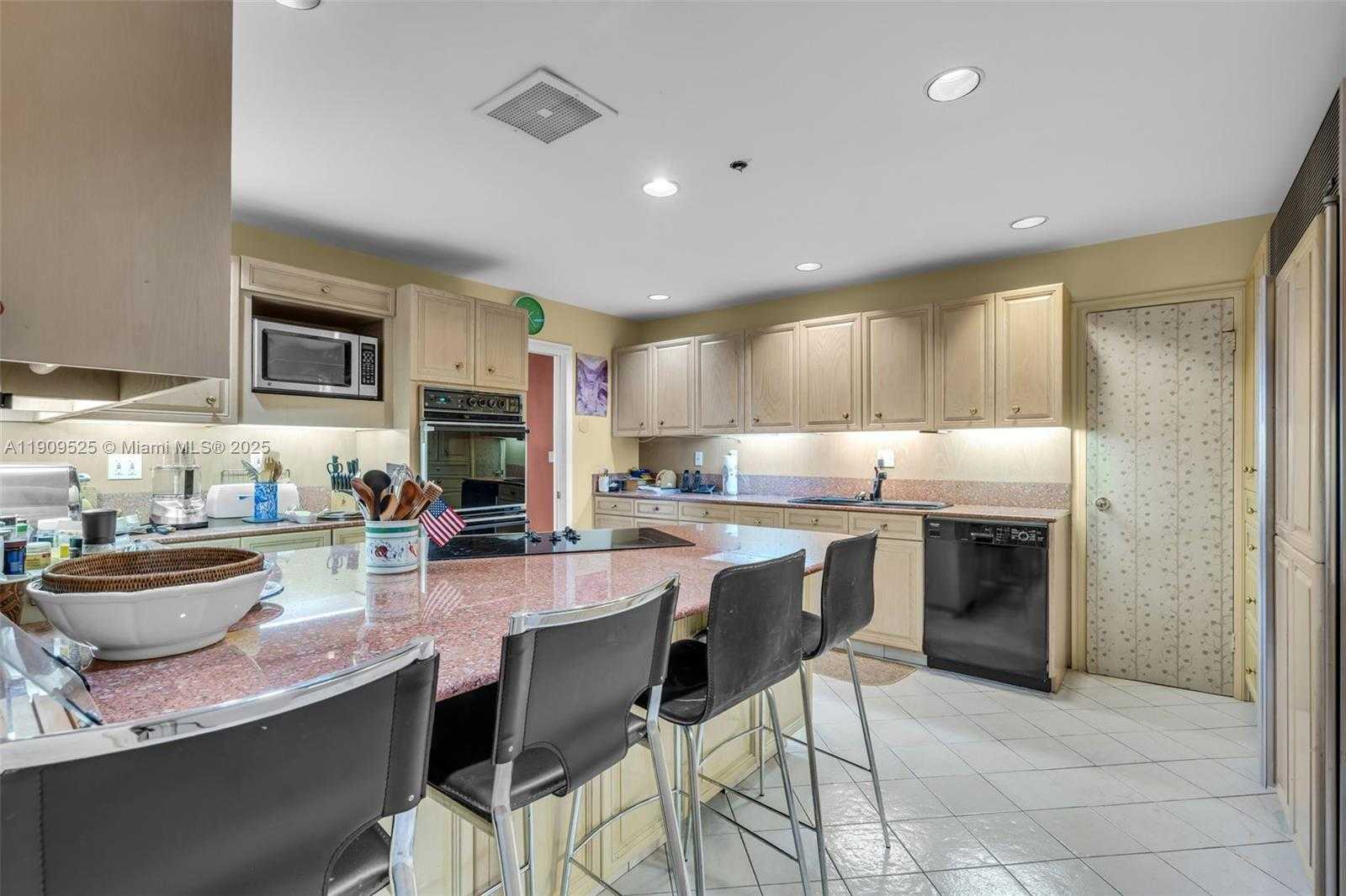 Small Image of 151 CRANDON BLVD #1226, Key Biscayne Number 8