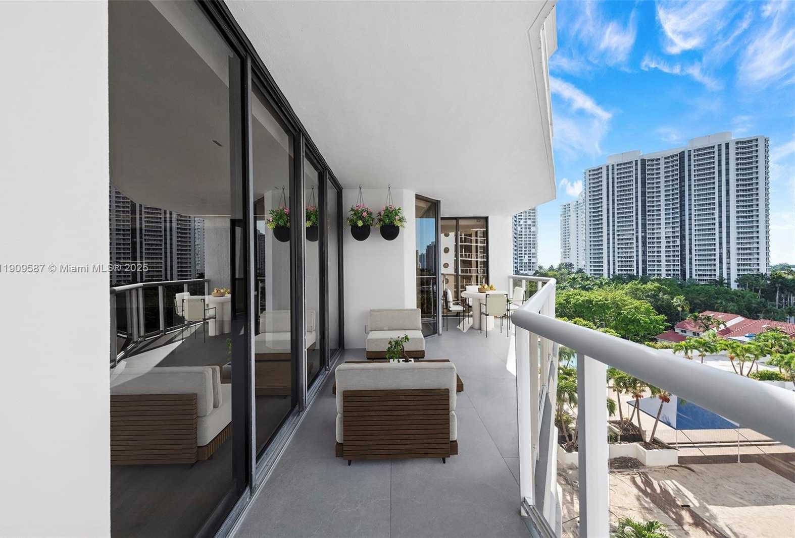 Small Image of 3640 YACHT CLUB DR #810, Aventura Number 14