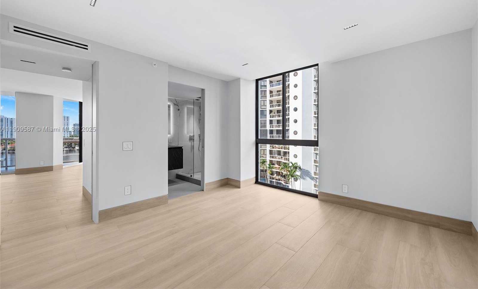 Small Image of 3640 YACHT CLUB DR #810, Aventura Number 18