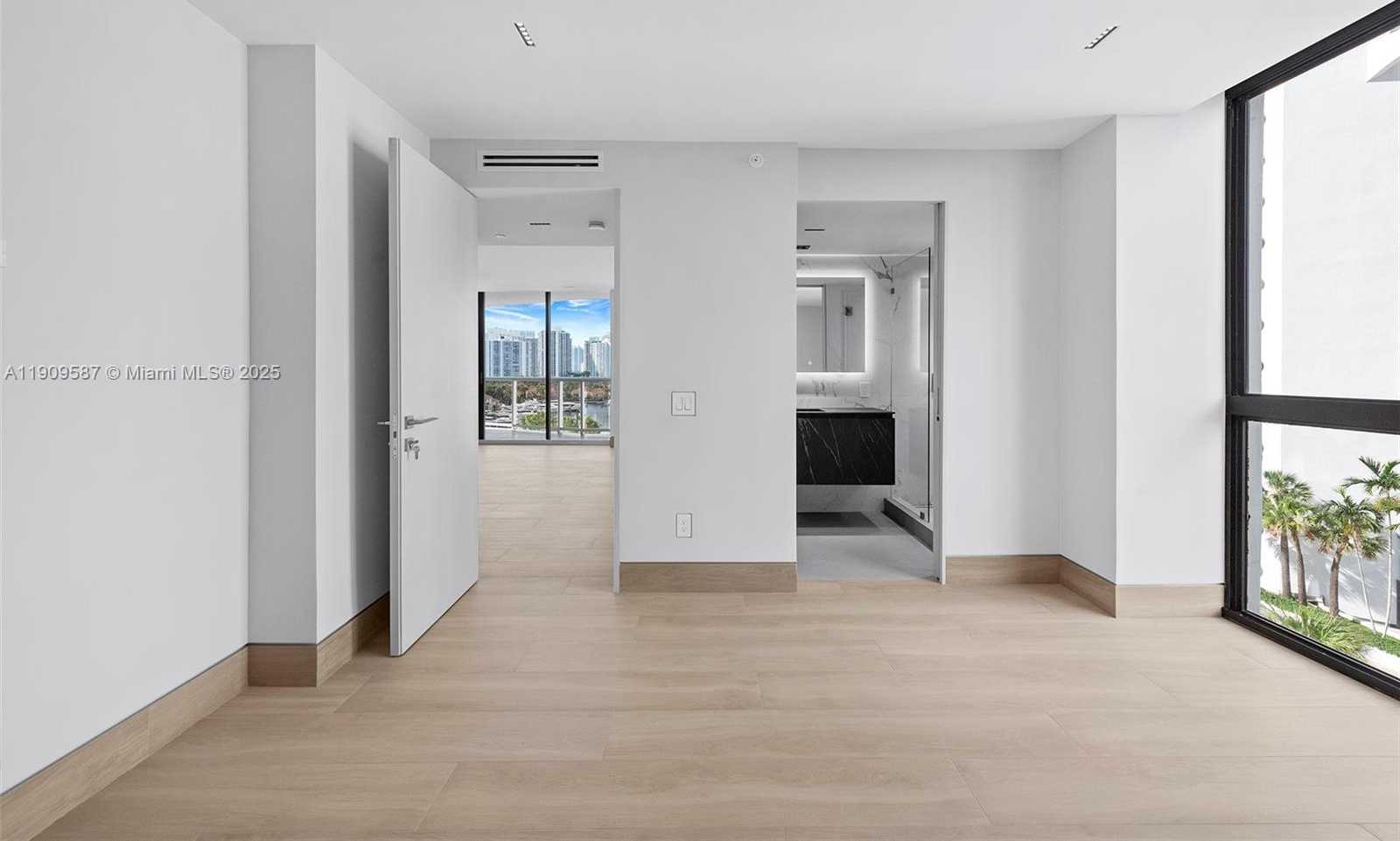 Small Image of 3640 YACHT CLUB DR #810, Aventura Number 19