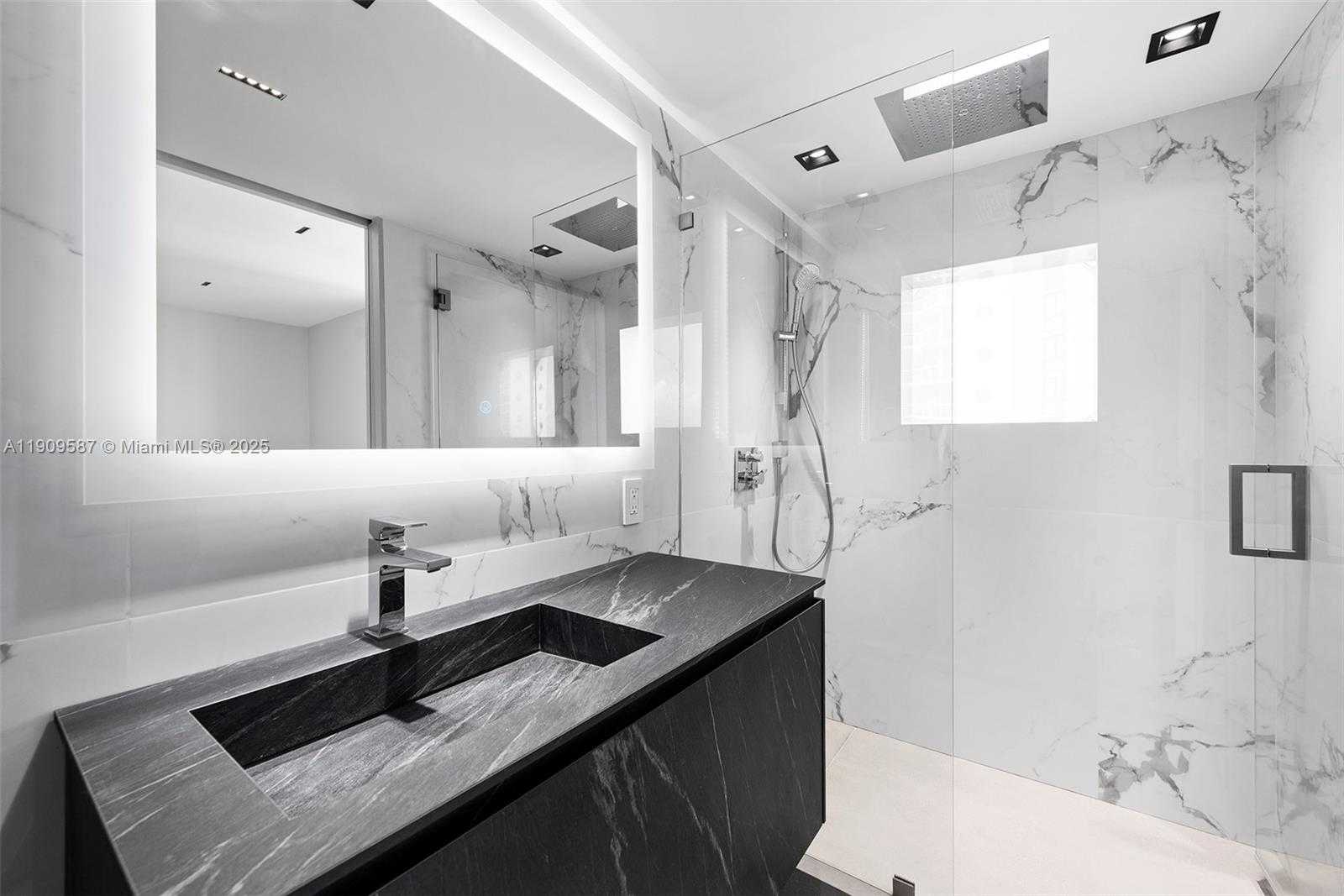 Small Image of 3640 YACHT CLUB DR #810, Aventura Number 22