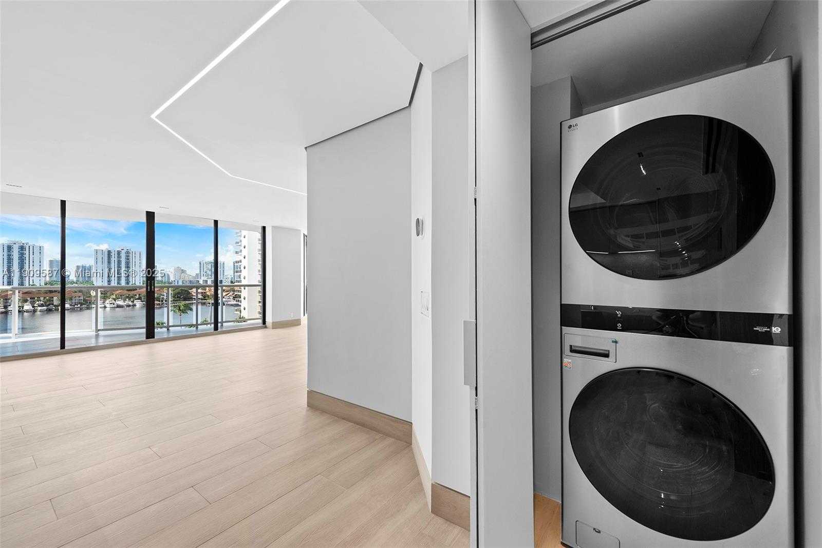 Small Image of 3640 YACHT CLUB DR #810, Aventura Number 26