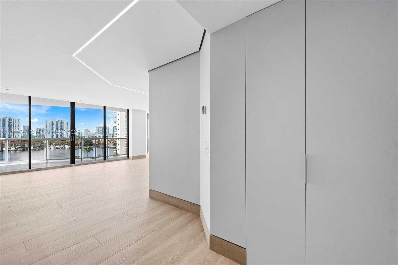 Small Image of 3640 YACHT CLUB DR #810, Aventura Number 27