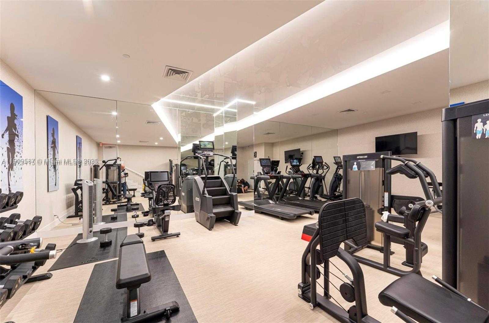 Small Image of 3640 YACHT CLUB DR #810, Aventura Number 33