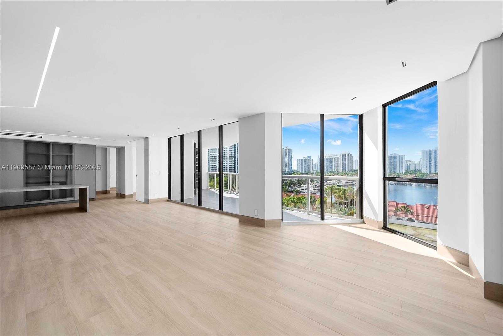 Small Image of 3640 YACHT CLUB DR #810, Aventura Number 6