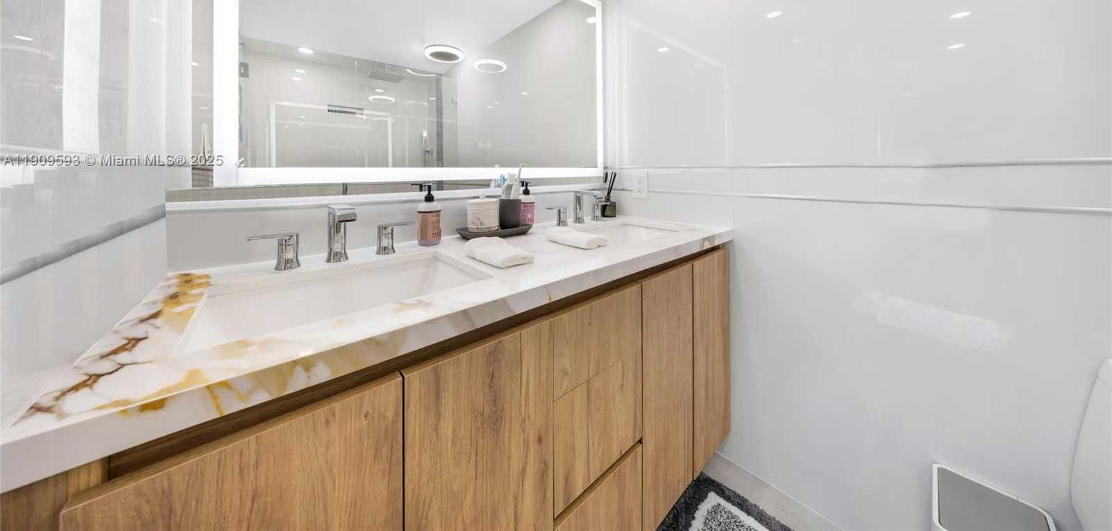 Small Image of 7601 EAST TREASURE DR #1216, North Bay Village Number 16